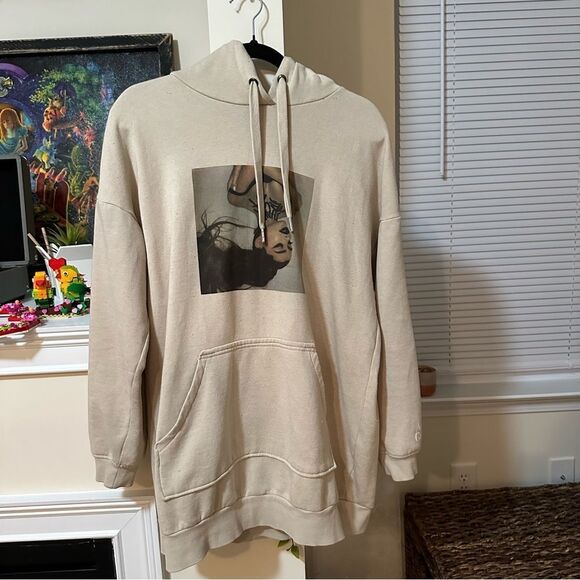 Ariana Grande Tan Oversized Hoodie Thank You Next - Picture 2 of 11